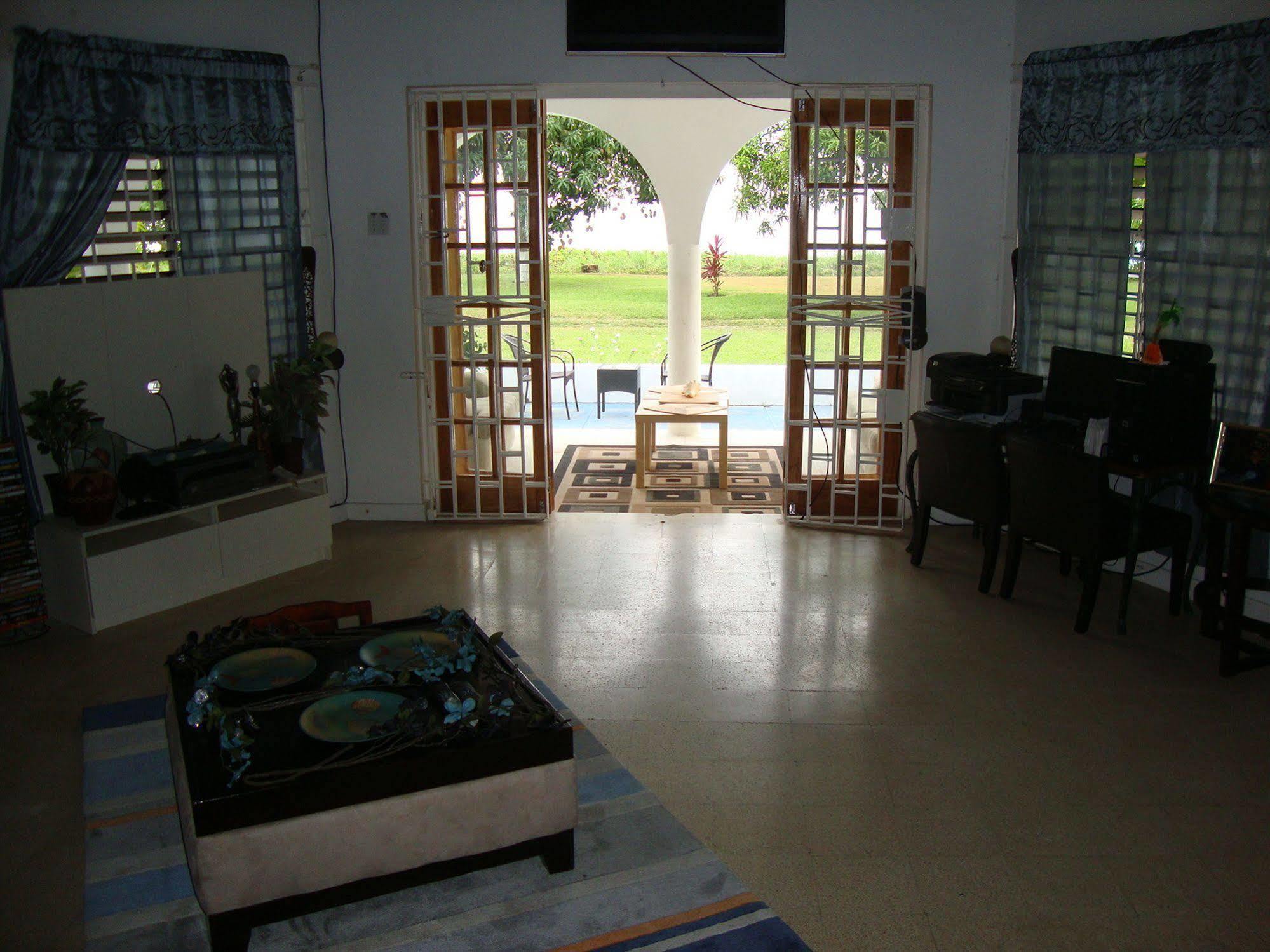By The Sea Vacation Home And Villa ปอร์ตอันโตนิโอ ภายนอก รูปภาพ