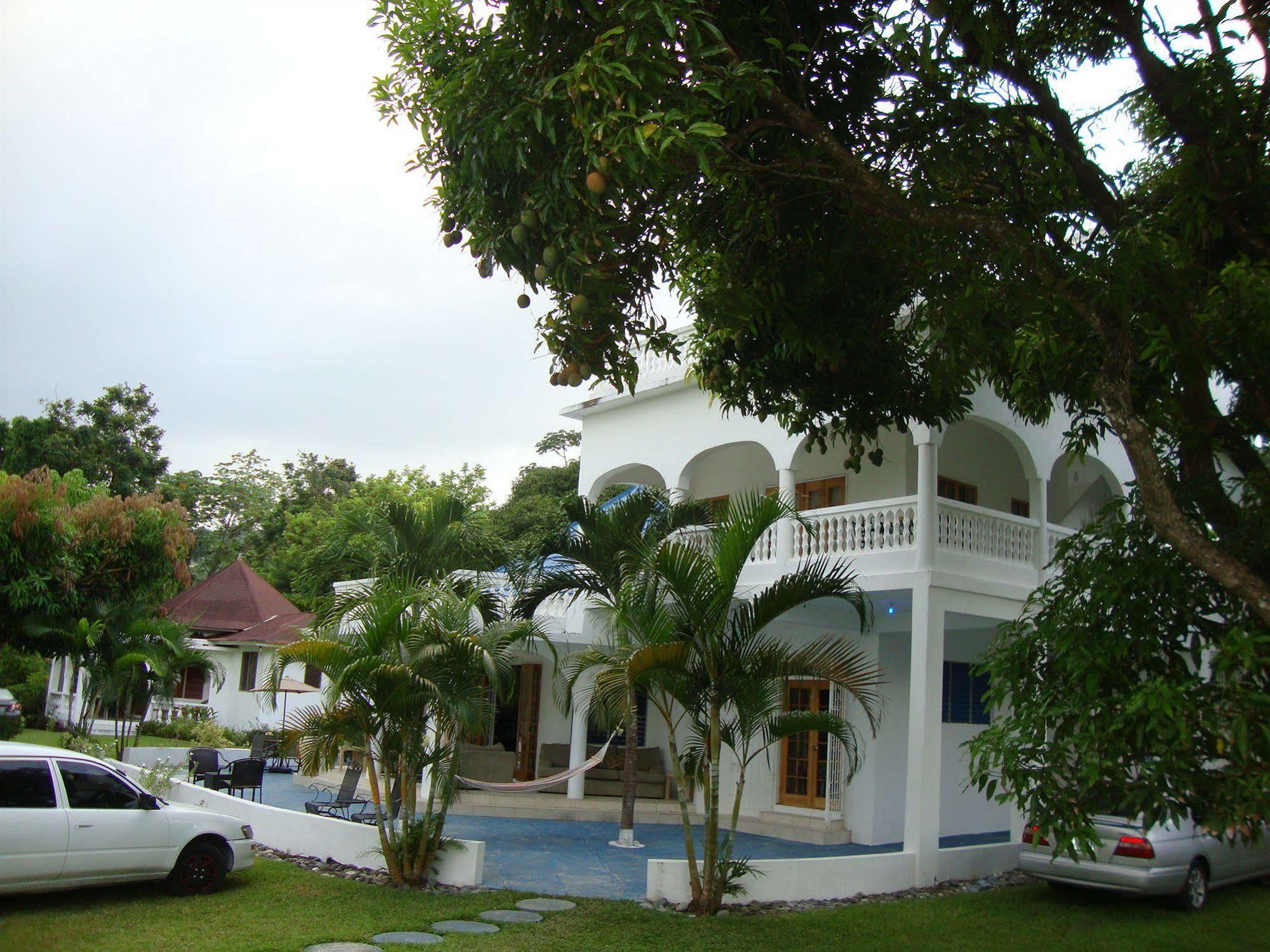 By The Sea Vacation Home And Villa ปอร์ตอันโตนิโอ ภายนอก รูปภาพ